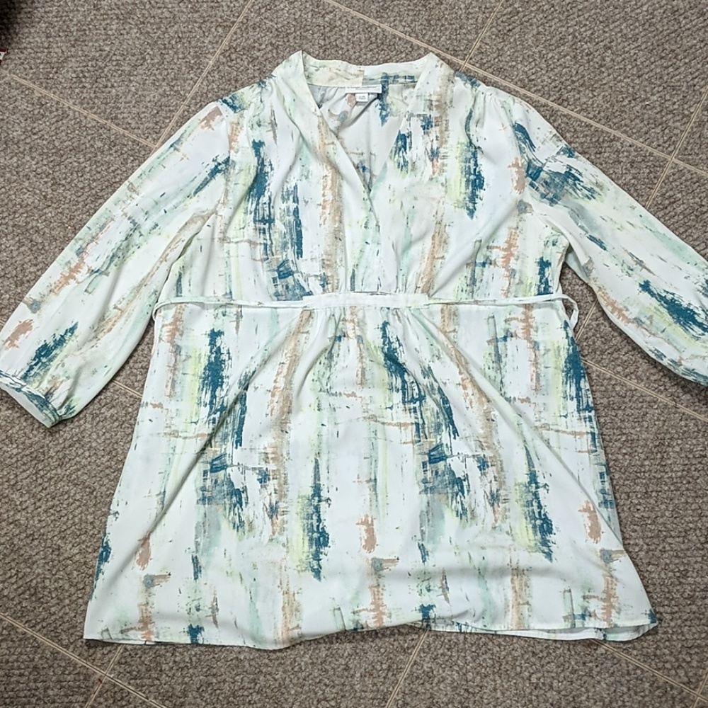 Liz Lange Maternity shirt